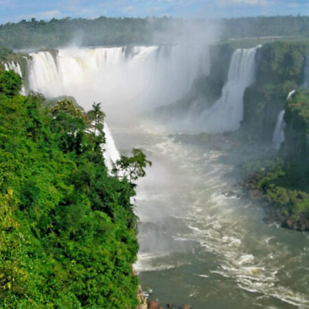 South-America_Iguassu-Falls-1_KV
